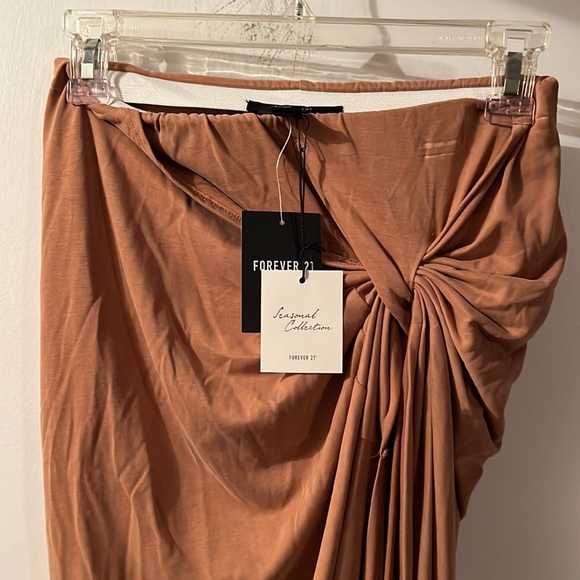 High Slit Bodycon Skirt - Picture 5 of 8